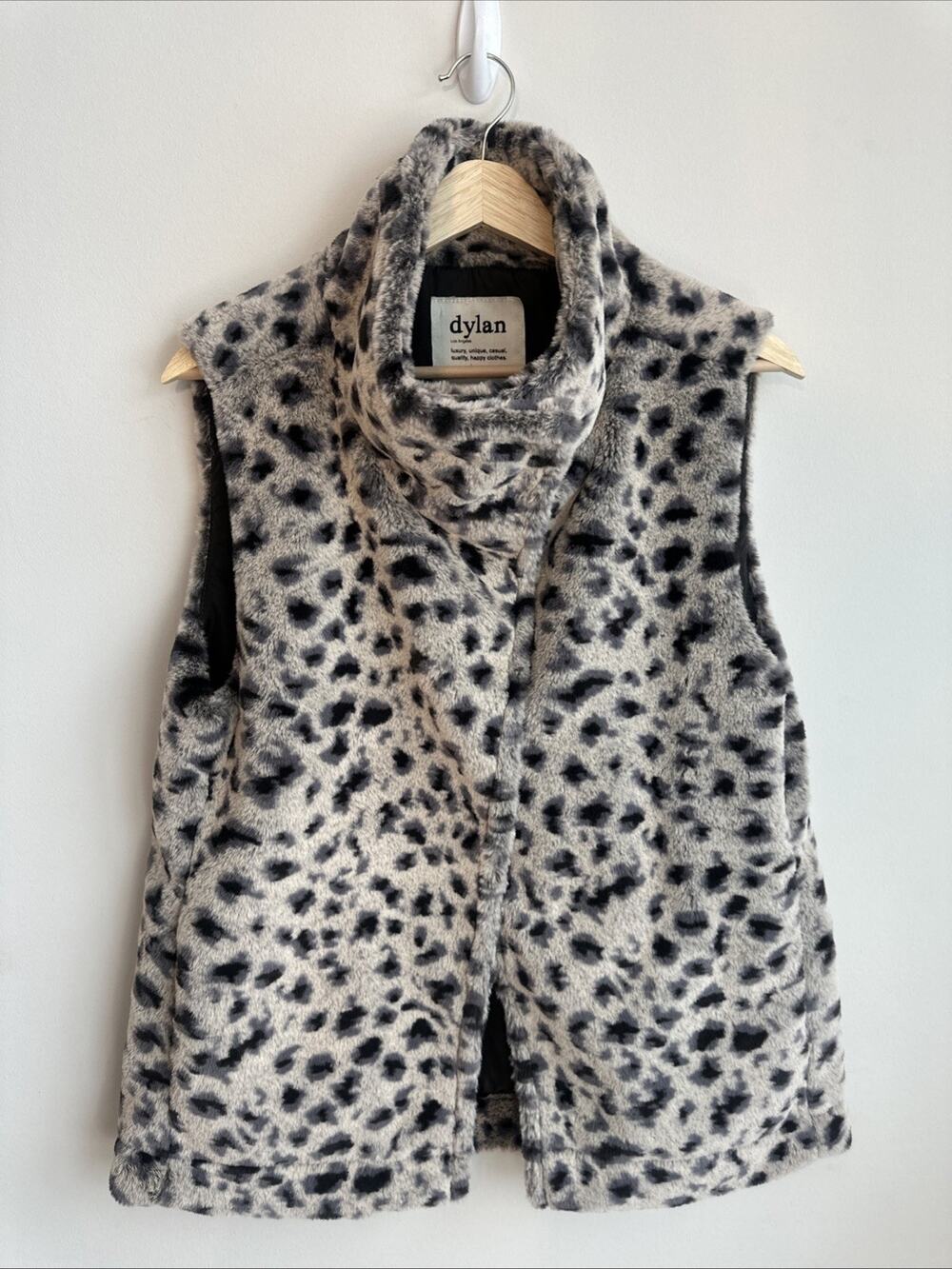 dylan Gray Leopard Snap Vest Animal Print Faux Fur Vest Size Medium Cream Black
